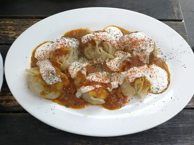 منتو با ماست و چکنی