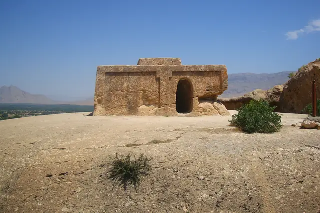 تخت رستم در سمنگان